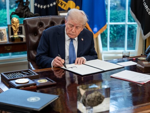 Trump volta a dizer que EUA iniciarão ataques terrestres à Venezuela em breve