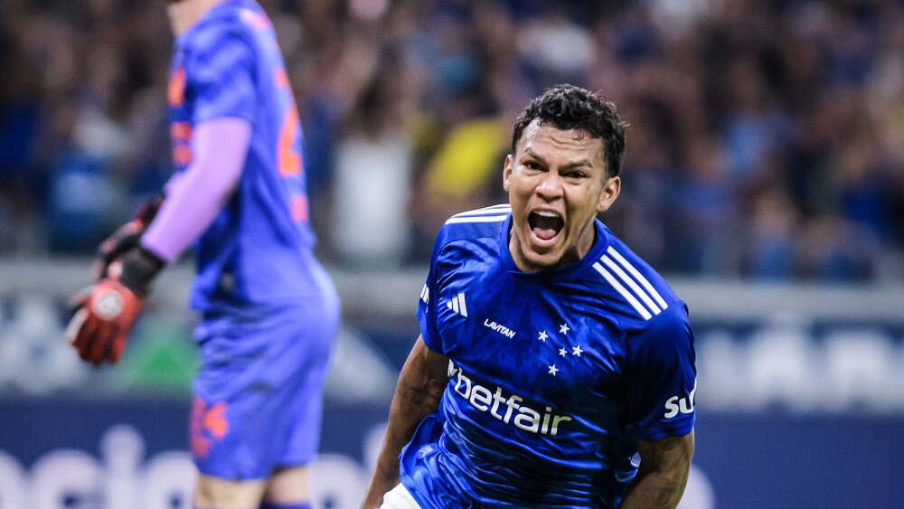 Cruzeiro vence o Athletico-PR