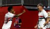 Marcos Antônio e Luciano, do São Paulo, comemoram gol sobre o Bahia