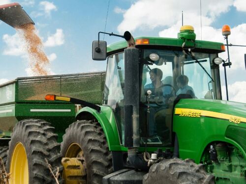 Agro emprega 28,6 milhões e bate recorde no 3º trimestre de 2025