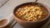 Sirva o grão-de-bico guisado com legumes e pronto!