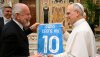 Presidente do Napoli entrega camisa do clube ao papa Leão XIV