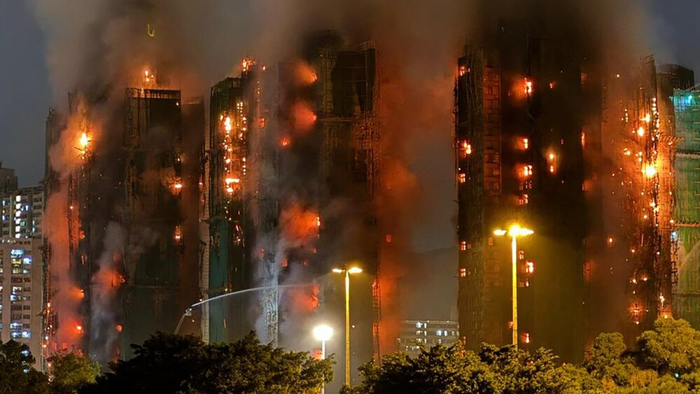 Incêndio em complexo residencial de Hong Kong deixa ao menos quatro mortos e vários feridos