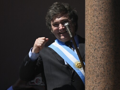 Milei busca reduzir maioridade penal de 16 para 14 anos na Argentina