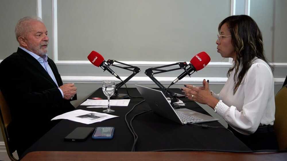 Ex-presidente Lula (PT) concede entrevista exclusiva à Itatiaia - Rádio Itatiaia