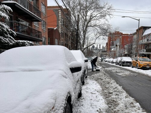 Tempestade de neve provoca atraso de 11 mil voos e cancela mais de 1.700 nos EUA