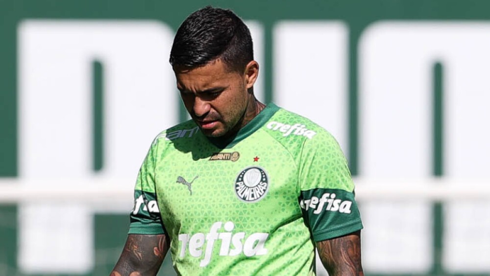 Dudu, atacante do Palmeiras, em treino na Academia do Futebol, em São Paulo
