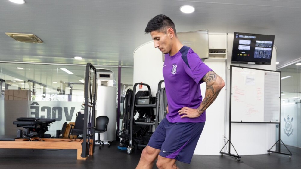 Fabrizio Angileri já participa de atividades com o grupo no CT Joaquim Grava