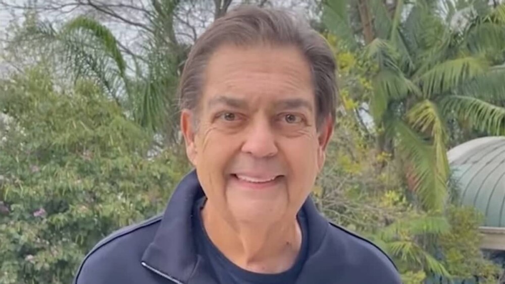 Faustão volta a ser internado 24 dias após transplante de coração, diz site - Rádio Itatiaia