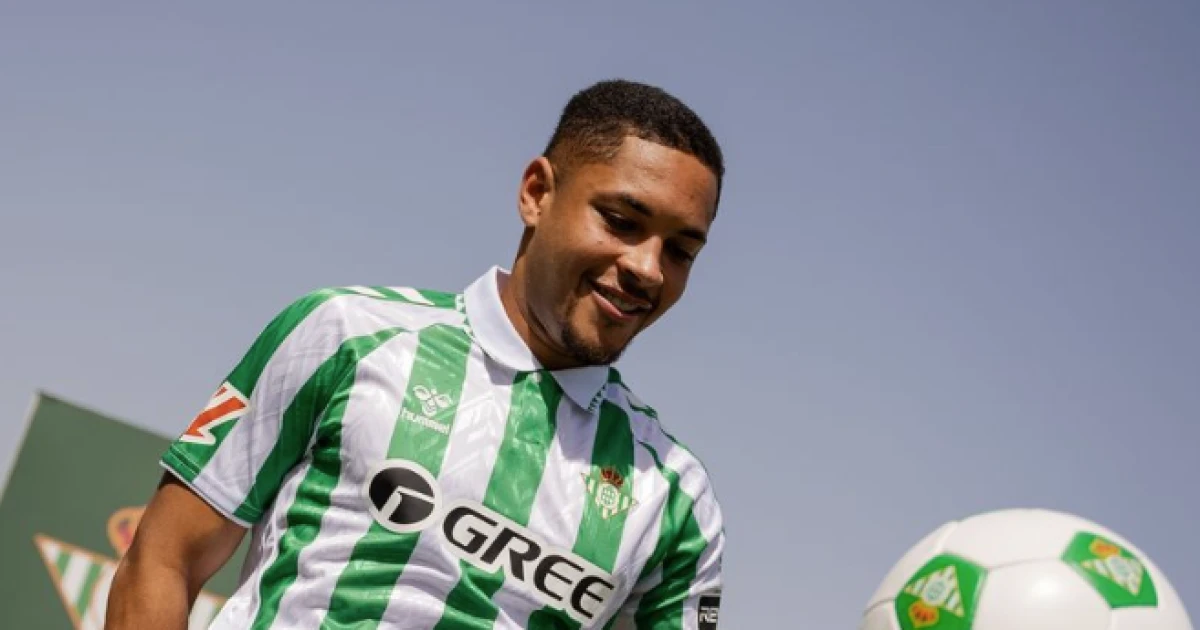 Vitor Roque aguarda movimentação do Palmeiras para decidir futuro