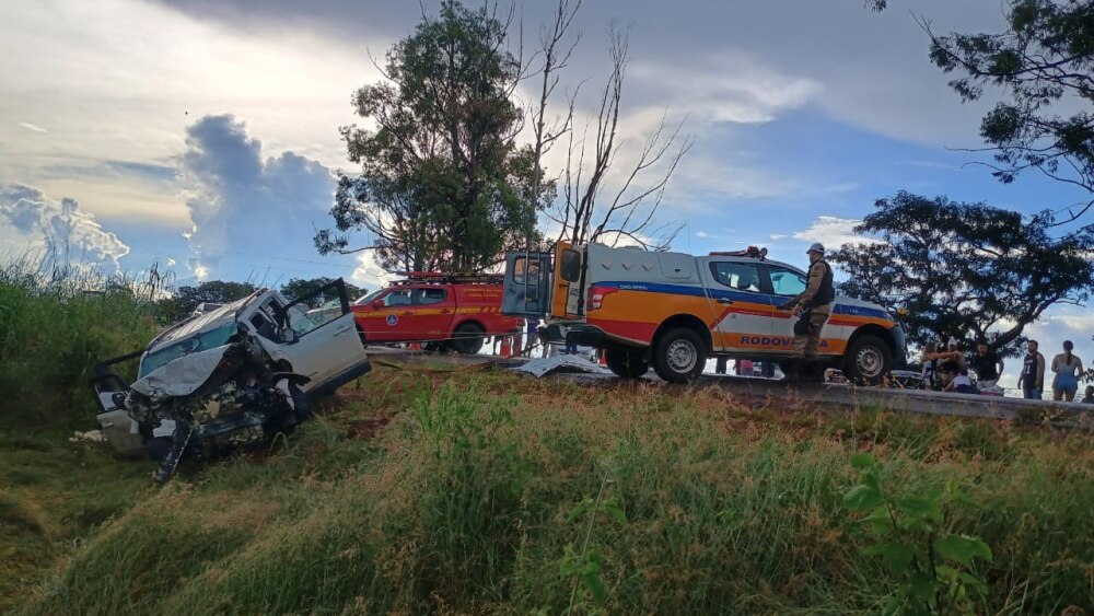 acidente na 251, em Minas.jpg