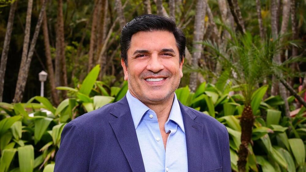 Apresentador Edu Guedes passa por cirurgia para retirada de câncer no pâncreas - Rádio Itatiaia