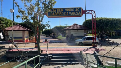 Aquela escola me ensinou muita coisa. Que escola é construção diária. É superação de desafios. É aprender uns com os outros. É vida!