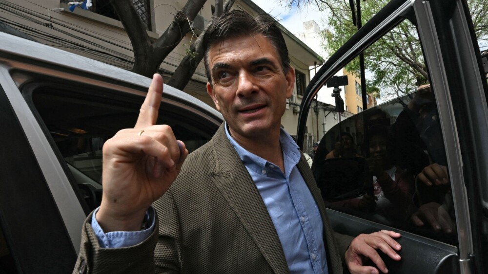 Rodrigo Paz, senador de centro-direita, é eleito presidente da Bolívia