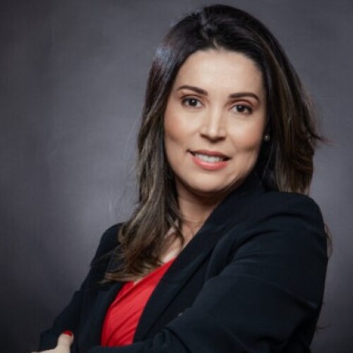 Maria Cláudia Santos
