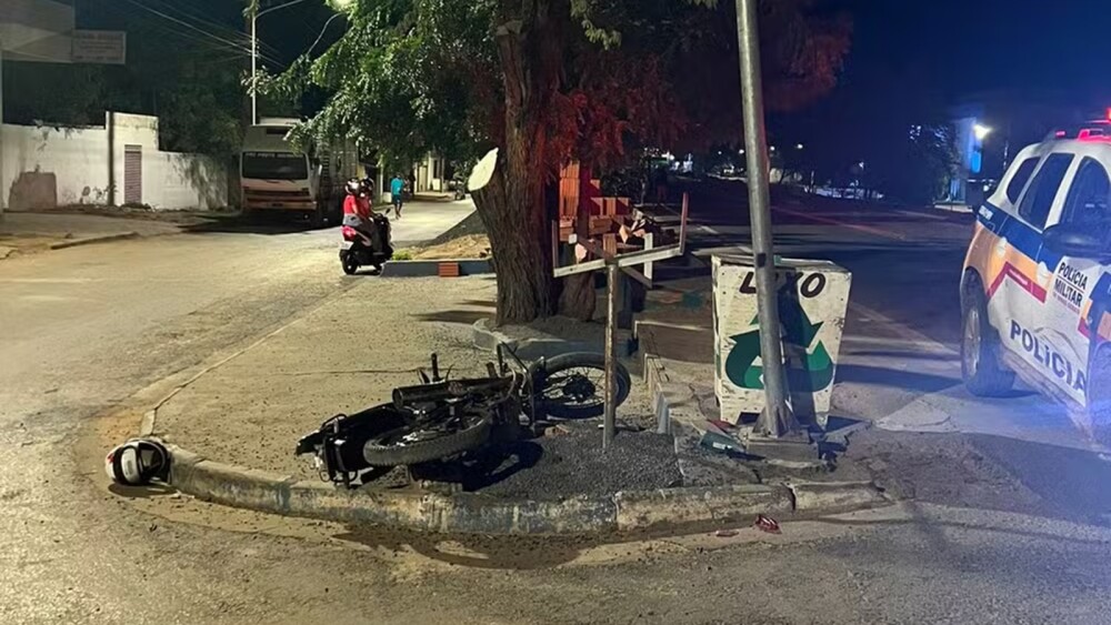 motoqueiro empina jaíba PMMG.jpg