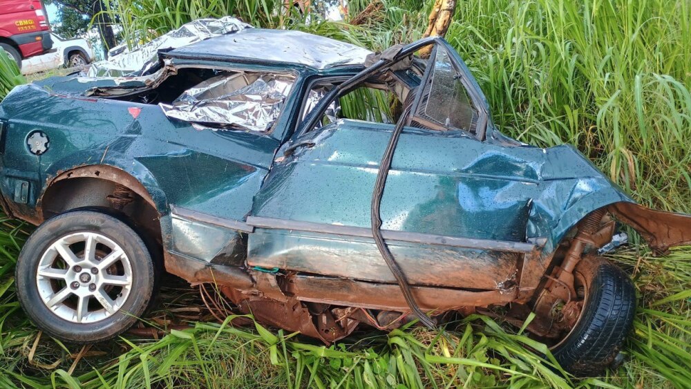 Colisão frontal entre veículos teve nove vítimas na BR-251