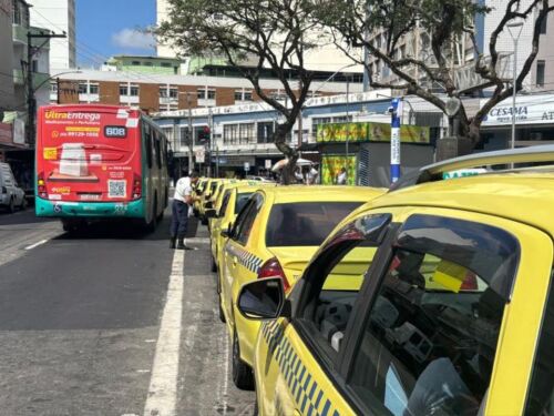 Câmara aprova MP que isenta taxistas de taxa do Inmetro e flexibiliza regras da profissão
