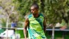 Douglas Costa treina no CT do Boavista, em Vargem Grande, no Rio de Janeiro