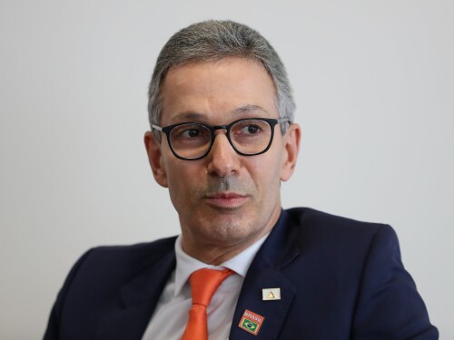 Zema mantém pré-candidatura e diz que Flávio concorrer à Presidência é ‘democrático’