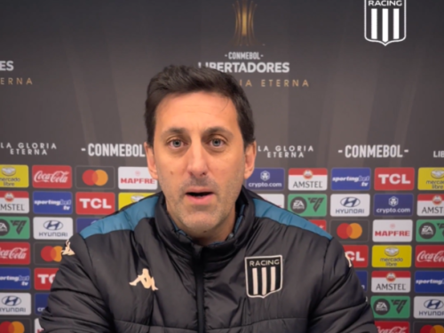 Diego Milito, presidente do Racing, participa de campanha contra o racismo