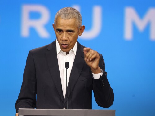 ‘Profundamente perturbador’, diz Obama sobre vídeo de Trump com teor racista