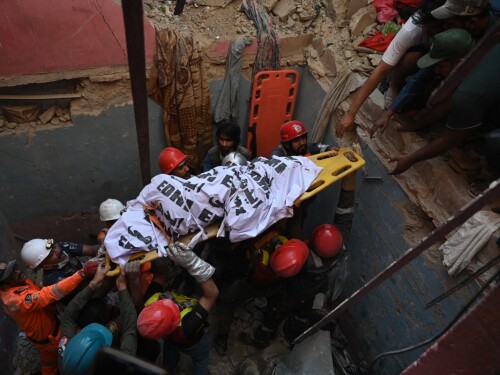 Desabamento de prédio deixa pelo menos 16 mortos no Paquistão