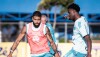 João Marcelo e Jonathan Jesus durante treino do Cruzeiro