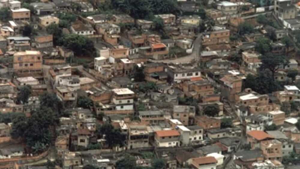 O Morro das Pedras fica entre as avenidas Raja Gabaglia, Silva Lobo e Barão Homem de Melo