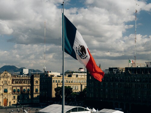 Visto eletrônico para brasileiros entra em vigor no México a partir desta semana; entenda