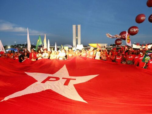 Datafolha: PT é o partido preferido de 24% dos eleitores; 12% citam o PL