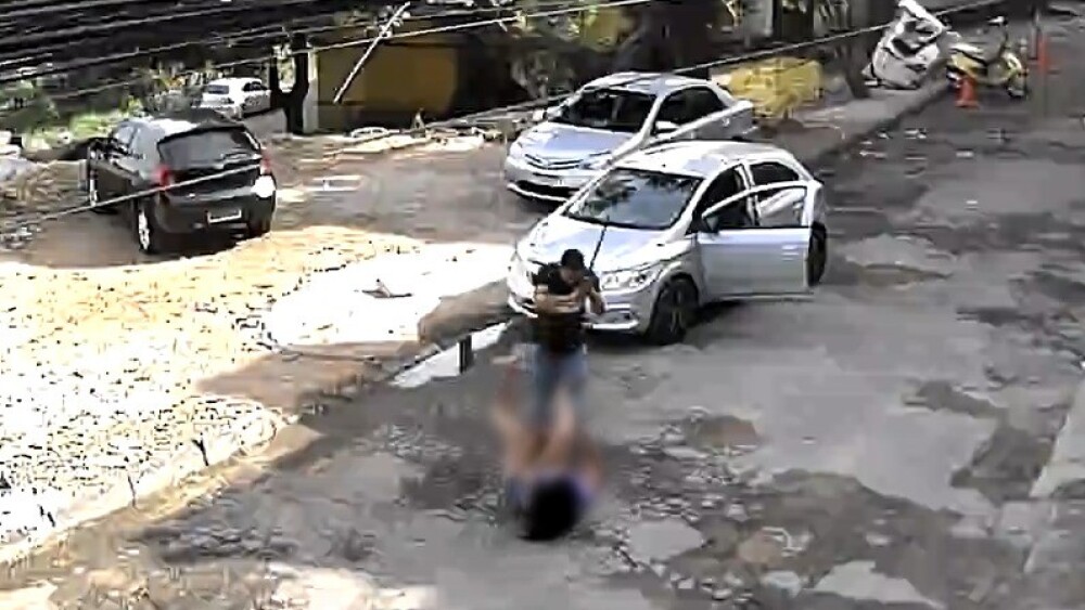 Mulher agredida com barra de ferro