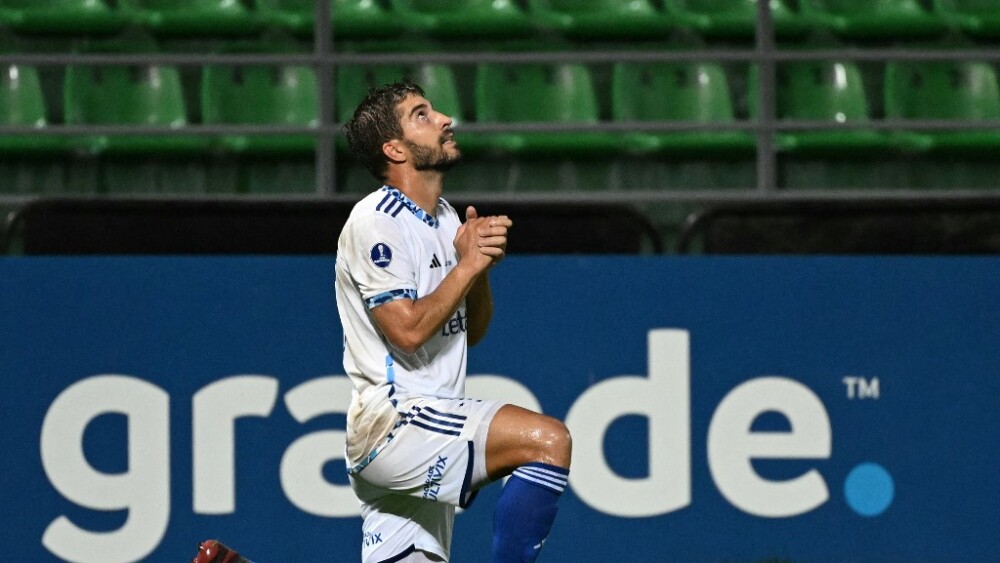 Lucas Silva, volante do Cruzeiro (2).jpg