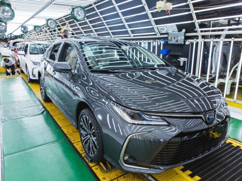 Toyota retoma a produção de veículos no Brasil após destruição em fábrica de motores