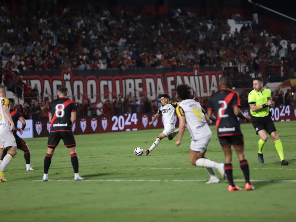 Atlético-GO sofre derrota em casa para Criciúma e pressiona técnico Fábio Matias