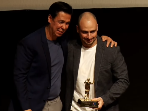 Léo Costa (esq), do KTO Minas, foi eleito o Técnico do Ano no NBB