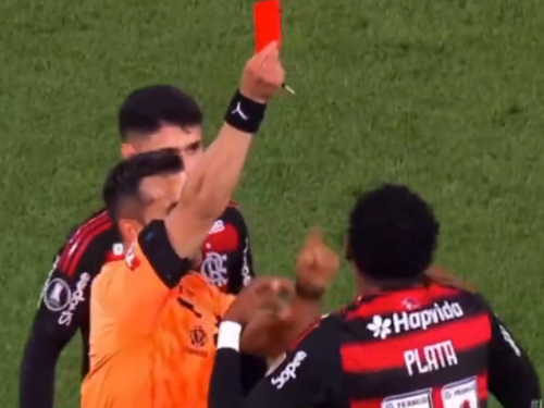 Gonzalo Plata recebeu o cartão vermelho no jogo entre Racing e Flamengo, nesta quarta-feira (29)