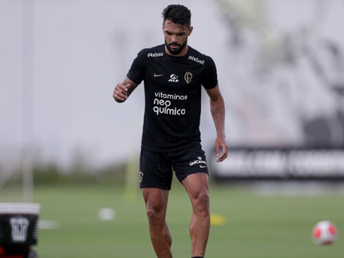 Raniele durante treino do Corinthians