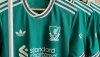 Liverpool lança terceira camisa para temporada 2025/2026