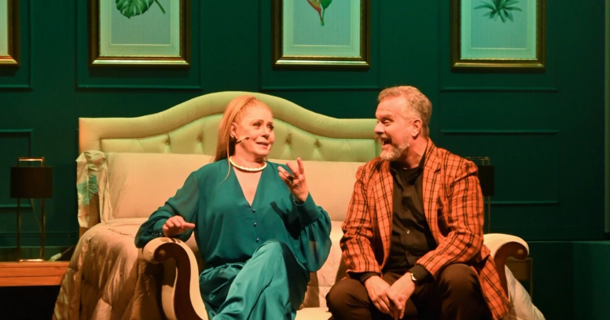 Vera Fischer e Leonardo Franco Apresentam a Hilária Comédia 'O Casal Mais Sexy da América' em Belo Horizonte!