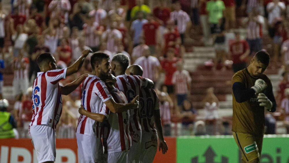 Náutico goleou o Porto-PE em casa, no Estádio dos Aflitos