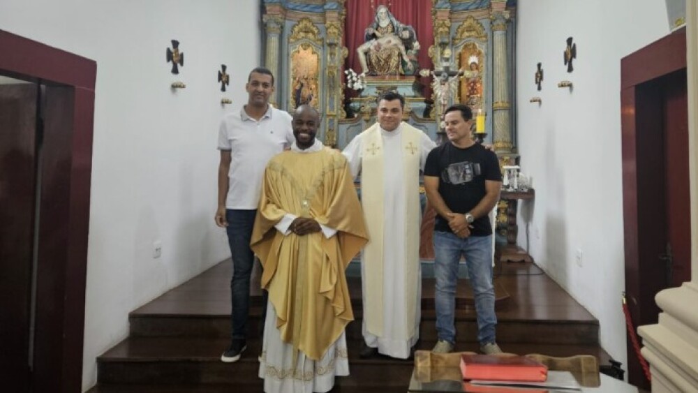 Padre Samuel e autoridades