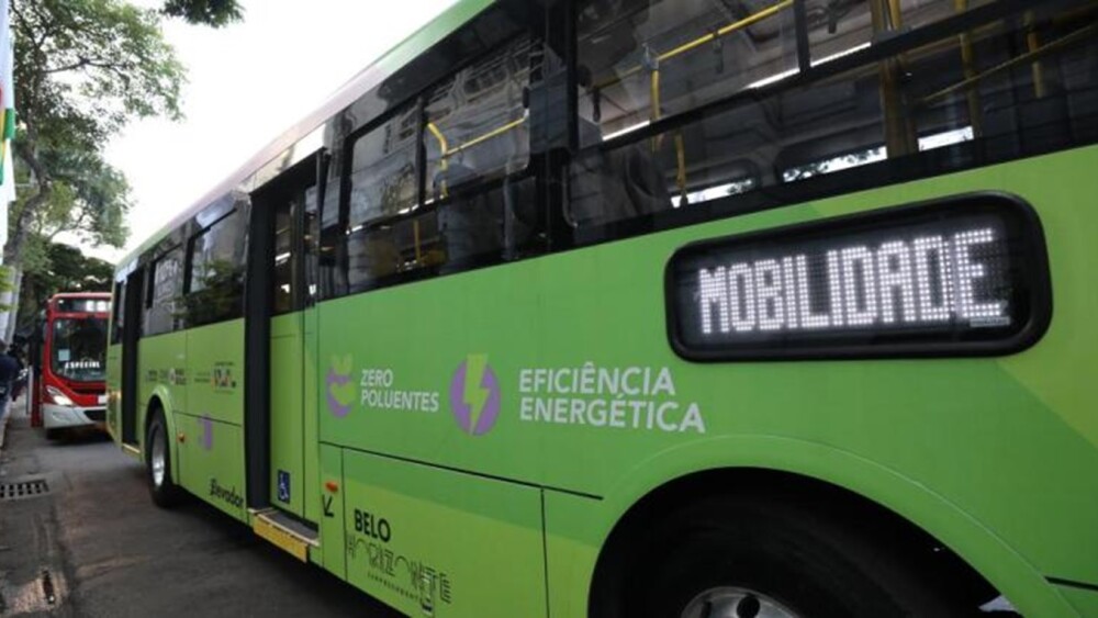 Foto mostra ônibus elétrico em Belo Horizonte