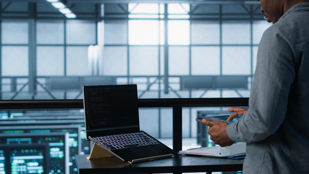 A indústria passou a integrar soluções de Tecnologia da Informação (TI) para conectar as operações à rede corporativa