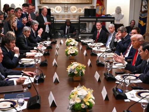 Trump diz que socorro à Argentina depende de vitória do governo Milei nas eleições