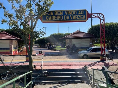 Aquela escola me ensinou muita coisa. Que escola é construção diária. É superação de desafios. É aprender uns com os outros. É vida!