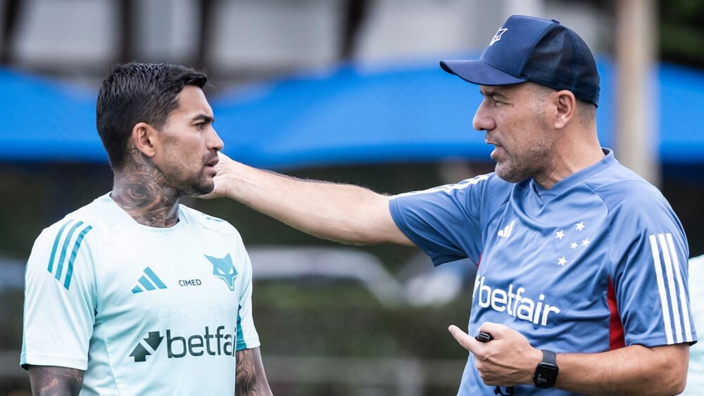 Dudu volta a treinar com elenco de Leonardo Jardim na Toca da Raposa II