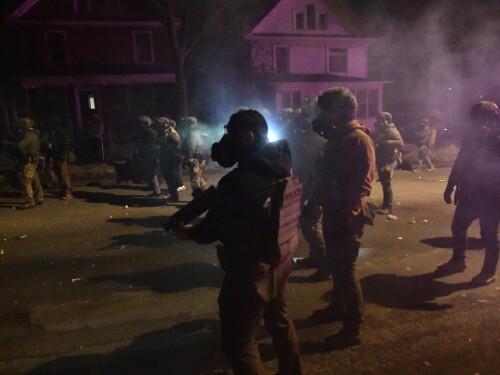 Imigrante venezuelano é baleado por agente de imigração nos EUA