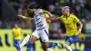 Jogadores de Cruzeiro e Palmeiras em duelo pelo Campeonato Brasileiro