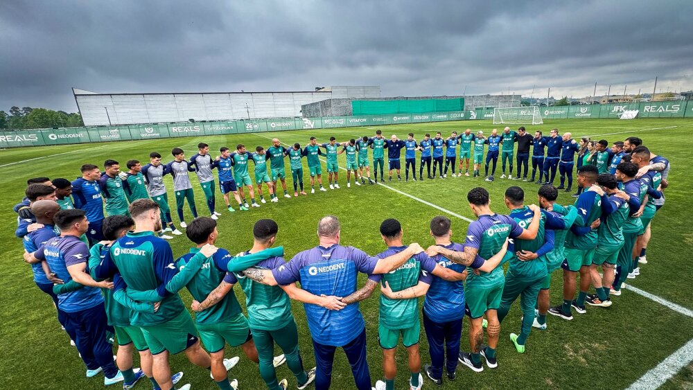 Coritiba e Botafogo-SP se enfrentam em duelo crucial da Série B no Couto Pereira
